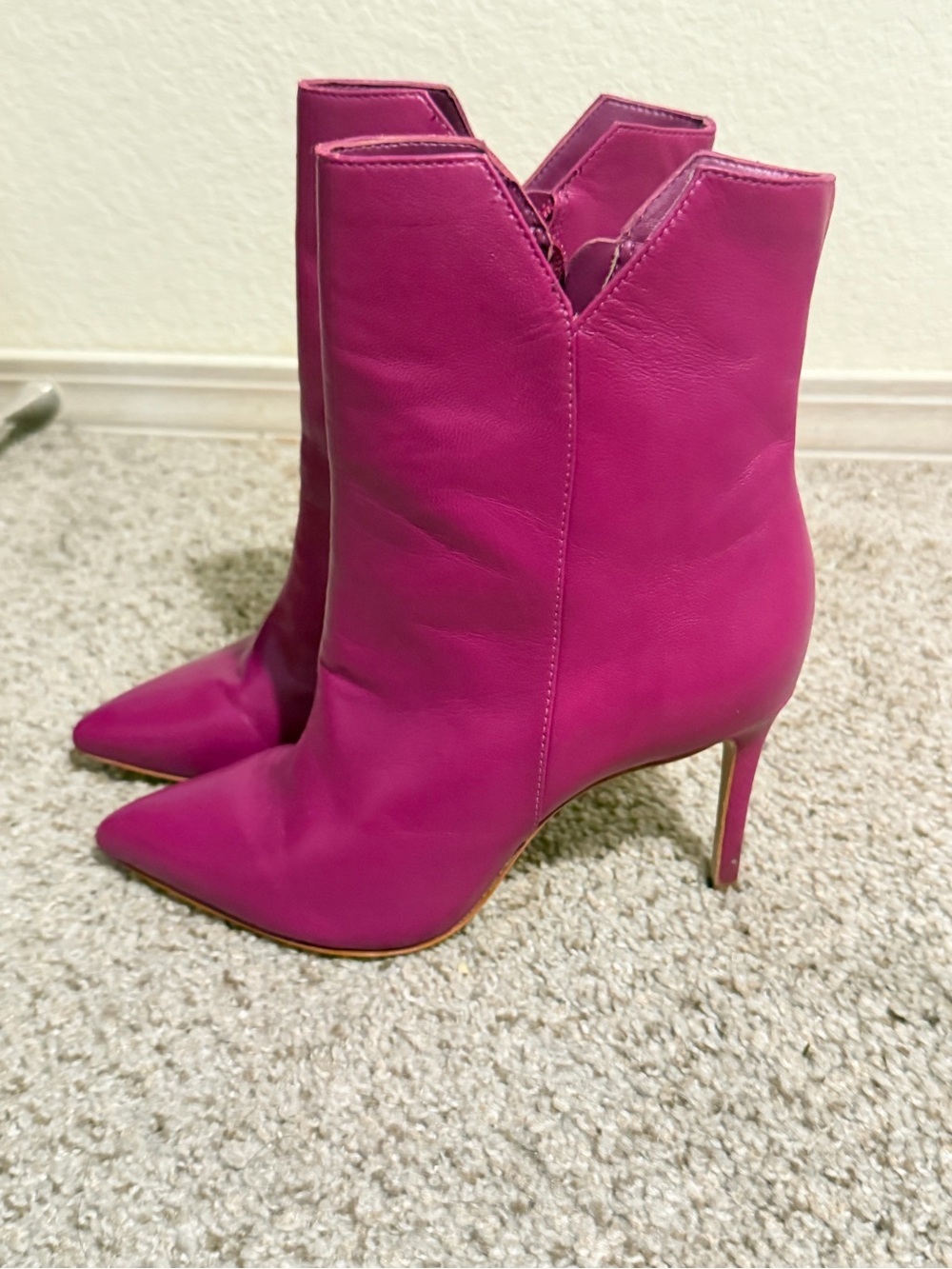 SCHUTZ Fuchsia Pointed-Toe Stiletto Ankle Boots